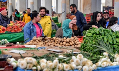 التونسيون يشتكون من غلاء الأسعار ويهدرون أكثر من نصف الطعام في رمضان