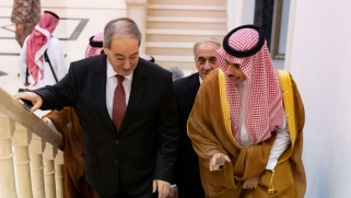 دول خليجية وعربية تبحث في السعودية إنهاء عزلة سوريا