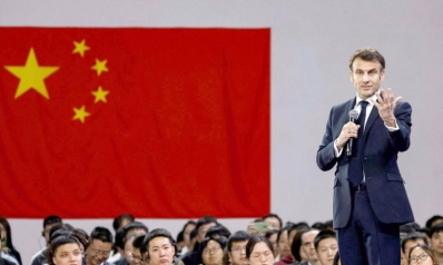 لسنا بلهاء: ماكرون يكشف عن سياسة “الزجاج المتصدع” التي تتبعها أوروبا مع الصين