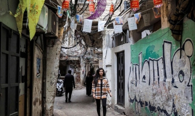 كل اليأس مع مثل هذه الحياة: هواجس الهجرة تلاحق الشباب الفلسطيني في لبنان