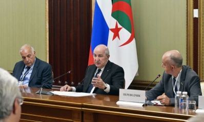 زيارة تبون إلى روسيا تعمّق شكوك الغرب حول الموقف الجزائري