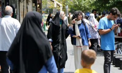 لمراقبة فرض ارتداء الحجاب.. كيف استقبل الإيرانيون عودة شرطة الأخلاق؟