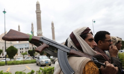 الحوثيون يستعدون لمفاوضات حاسمة مع الحكومة غداة مغادرة الوفد العماني