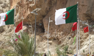 مشروع القرن.. الجزائر تعلن اكتمال طريق يربط حدودها مع تونس والمغرب