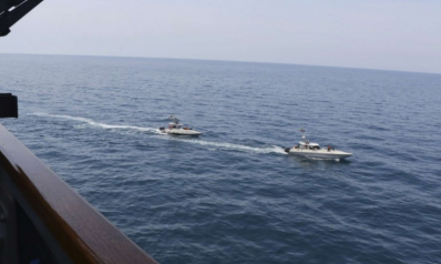 إيران تكشف عن سفن حربية أثناء مناورات قبالة جزيرة أبوموسى الإماراتية