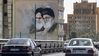مصادر قوة النظام والمرشد في إيران