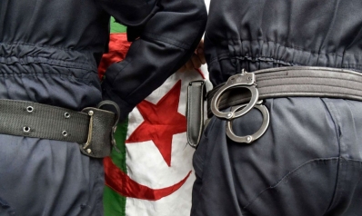 تصعيد بين النظام وجبهة الإنقاذ يعيد الجزائر إلى أجواء العشرية السوداء