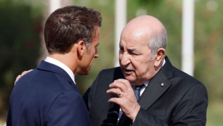 دعوة فرنسية جديدة للرئيس تبون تحيي الجدل حول العلاقات المتذبذبة بين البلدين