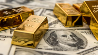 الدولار عند أدنى مستوياته في شهرين والذهب يرتفع