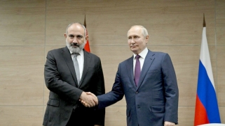 أرمينيا المهزومة تتطلع إلى سياسة خارجية جديدة بعيدا عن روسيا