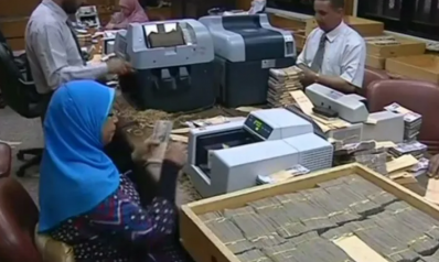 هل تسبب نقص السيولة في مصر انتشار العملة المزيفة؟