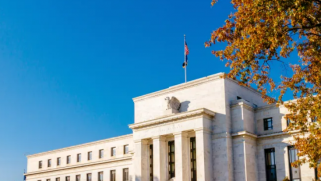 البنوك المركزية تعيد النظر في نهج توقعاتها بعد إخفاق التعامل مع التضخم