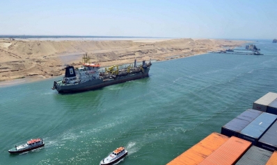 ما السيناريوهات المُحتملة لتعامل قناة السويس مع تهديدات البحر الأحمر؟