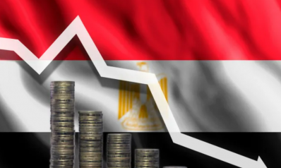 انكماش القطاع الخاص بمصر مع ضعف العملة