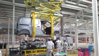 شركات صينية تدعم خطط تصنيع السيارات في الجزائر