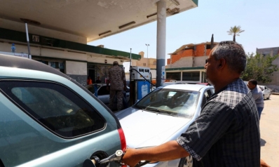 الليبيون في مفترق الوقود المدعوم ومحاصرة التهريب