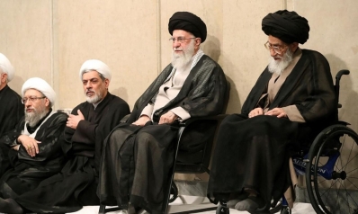 إيران: العمامة والقبعة العسكرية
