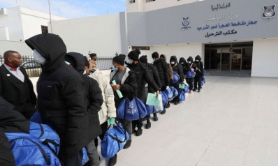 انهيار المؤسسات وفوضى السلاح يفاقمان ظاهرة الهجرة غير النظامية في ليبيا