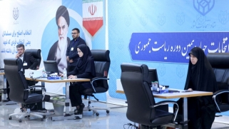 الإصلاحيون في إيران يضغطون للقبول بمرشح عنهم في الانتخابات