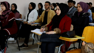 الاستيلاء على التعليم العالي في العراق يضخ دماء جديدة للميليشيات
