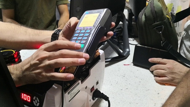 Electronic payments in Iraq exceeded 2 trillion dinars during the past month