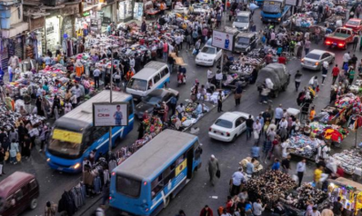 المصريون يتحسسون جيوبهم بعد مراجعة صندوق النقد