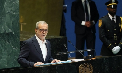 إيران.. بين المرونة السياسية والعزلة الدولية إيران.. بين المرونة السياسية والعزلة الدولية