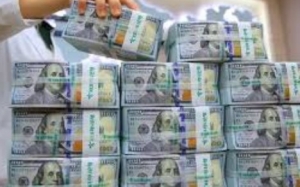 In the new government's first test - Al-Zaidi secures the return of the dollar to Baghdad and ignites market anticipation
