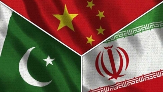 الصين.. ضغط على طهران وتأييد لاسلام آباد