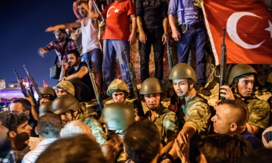 تركيا ٢٠١٦م… الشعب يتصدى للانقلاب تركيا ٢٠١٦م… الشعب يتصدى للانقلاب