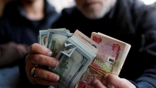 من دينارٍ كان يشتري العالم… إلى دولارٍ يشتري العراق